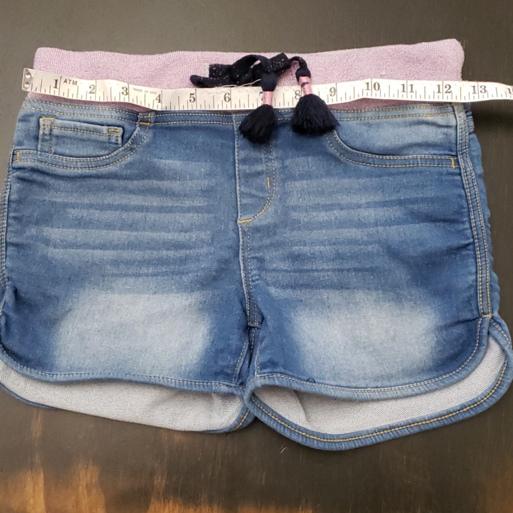Black Daisy shorts